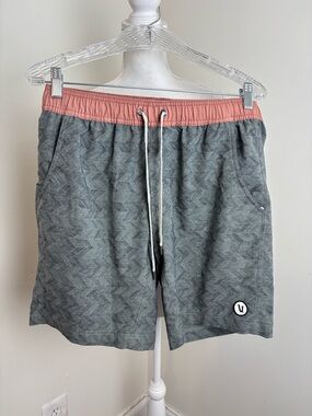 Vuori Mens Kore Shorts Lined
Gym Athletic Stretch Abstract Print Size Medium